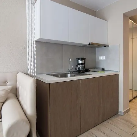 Frau Irenes Haus Lejlighed Sarti